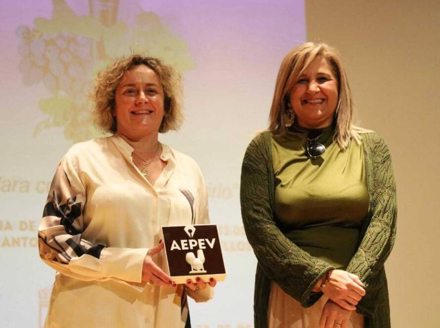 Chelo miaña recibe el premio a mejor vino blanco sin barrica