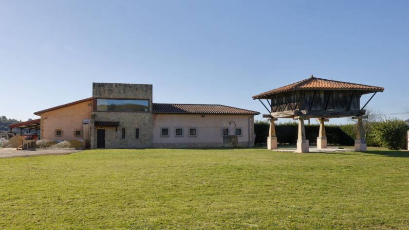 Paisaje con hórreo bodega Llagar-valveran